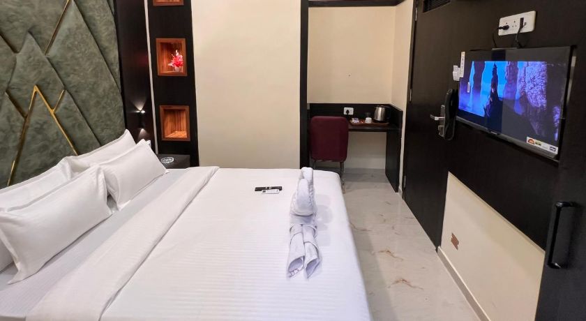 Hotel Sky Line Suites in Mumbai