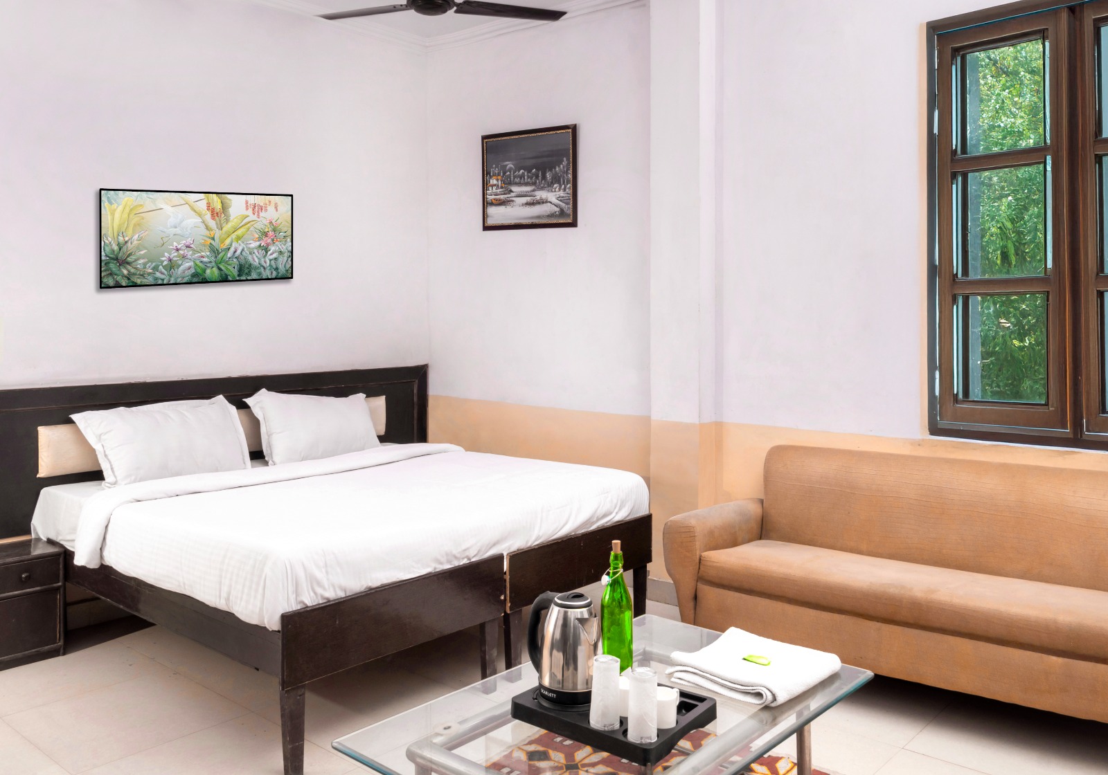 Sunrise Inn in Noida