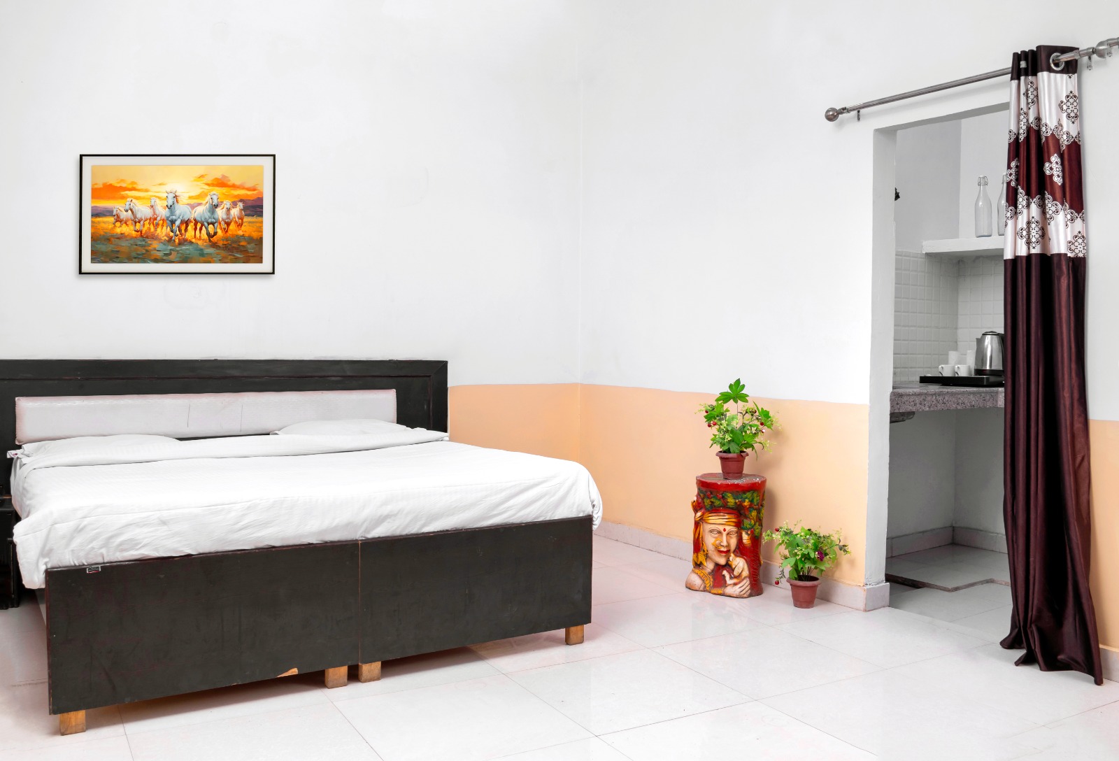 Sunrise Inn in Noida