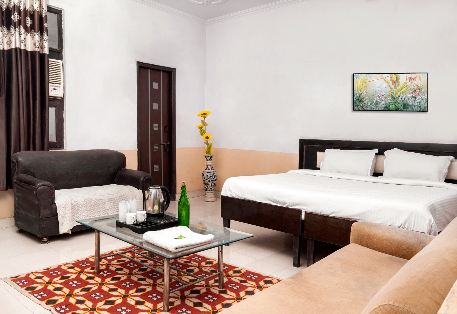 Sunrise Inn in Noida