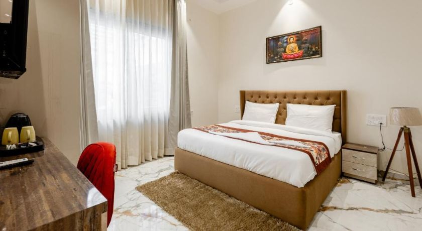 Lime Tree BNB | Pari Chowk in Noida