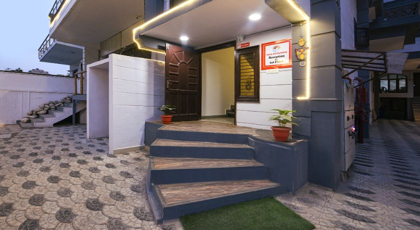 Hotel Silver Stone in Noida