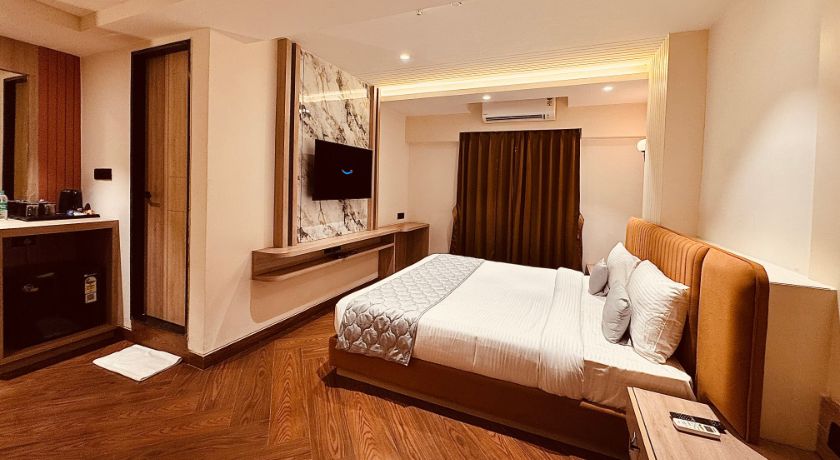 Hotel Mumbai House - Brilliant Convention Center in Indore