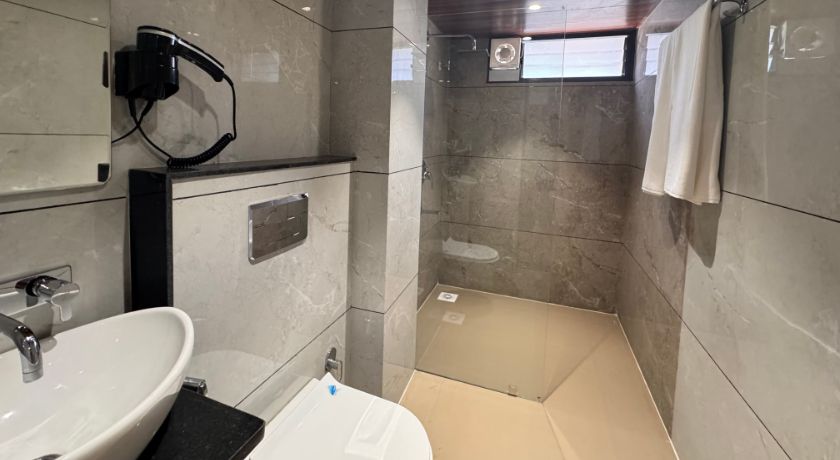 Hotel Mumbai House - Brilliant Convention Center in Indore