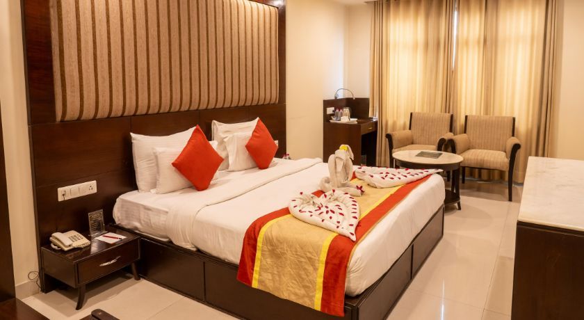 Hotel Cosmos Raj Plaza in Jaipur