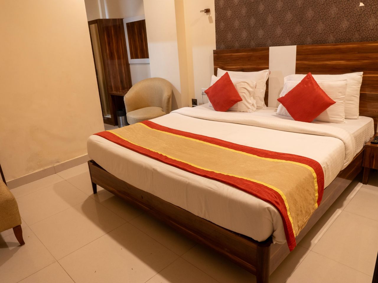 Hotel Cosmos Raj Plaza in Jaipur