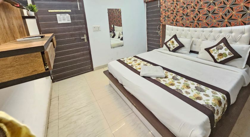 Cloud Plaza in Delhi