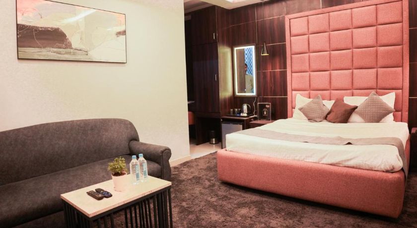 The Palatial Hotel in Lucknow