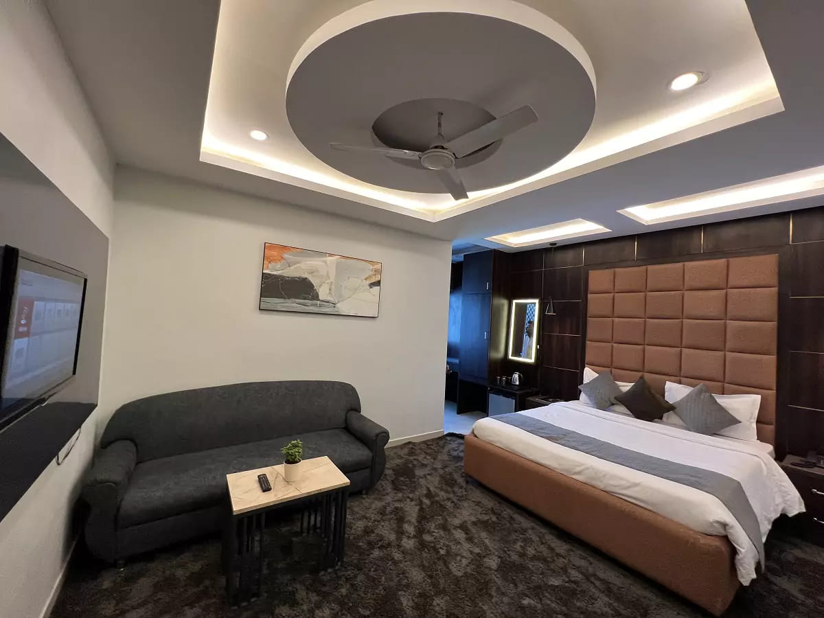 The Palatial Hotel in Lucknow