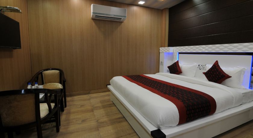 Hotel Flyover Inn in Delhi