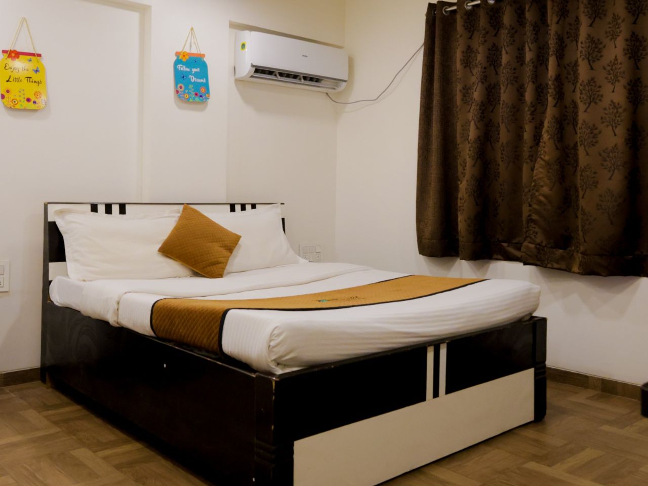 Pinaki Comfort Stay in Mumbai