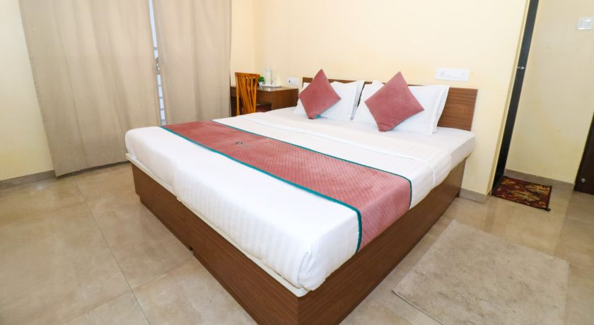 Pinaki Comfort Stay Vile Parle in Mumbai