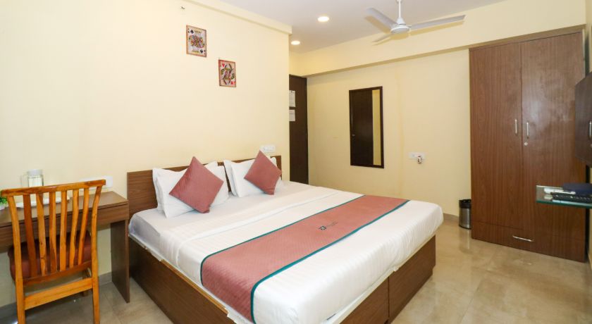 Pinaki Comfort Stay Vile Parle in Mumbai