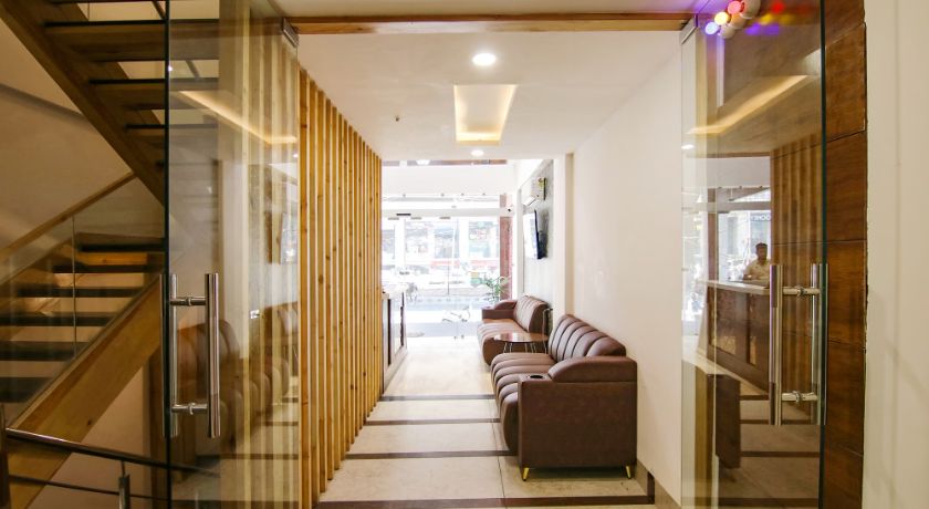 Hotel Prism Grand in Zirakpur