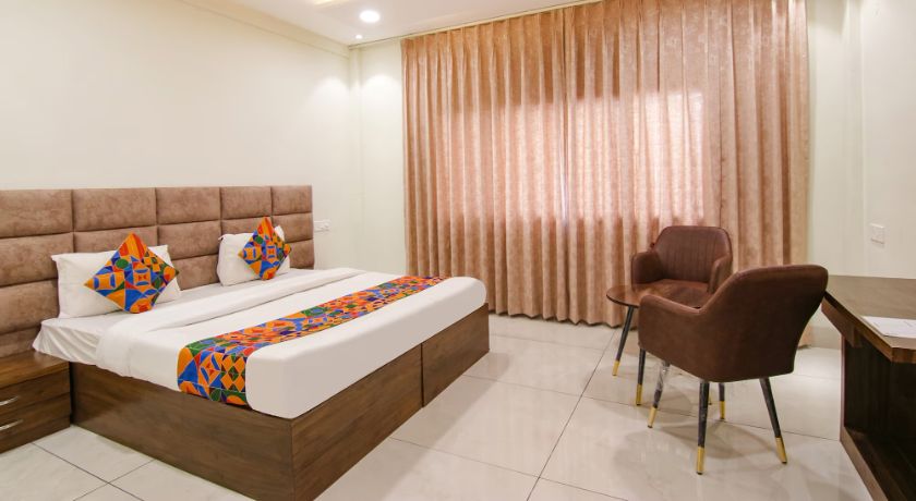 Hotel Prism Grand in Zirakpur