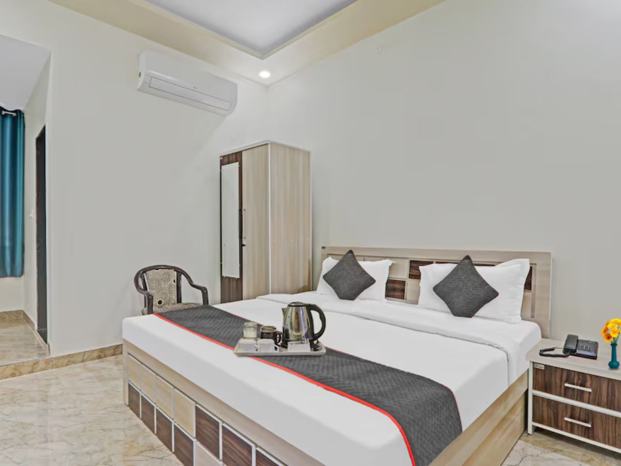 Hotel PS Palace in Lucknow