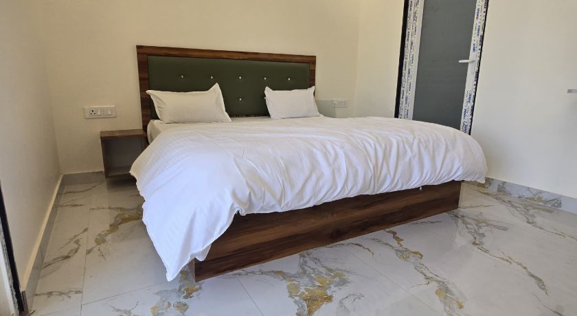 Hotel Saffron Stays in Jaipur