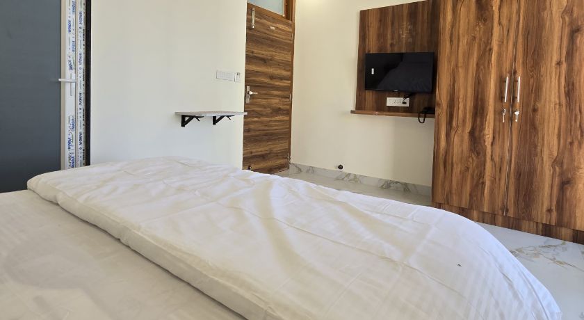 Hotel Saffron Stays in Jaipur