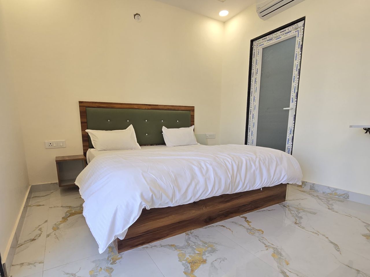 Hotel Saffron Stays in Jaipur