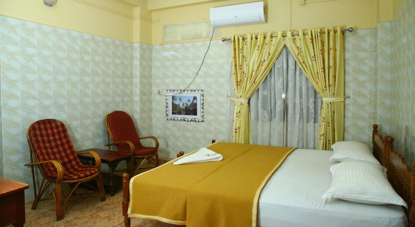 Hotel Lake Palace in Kottayam