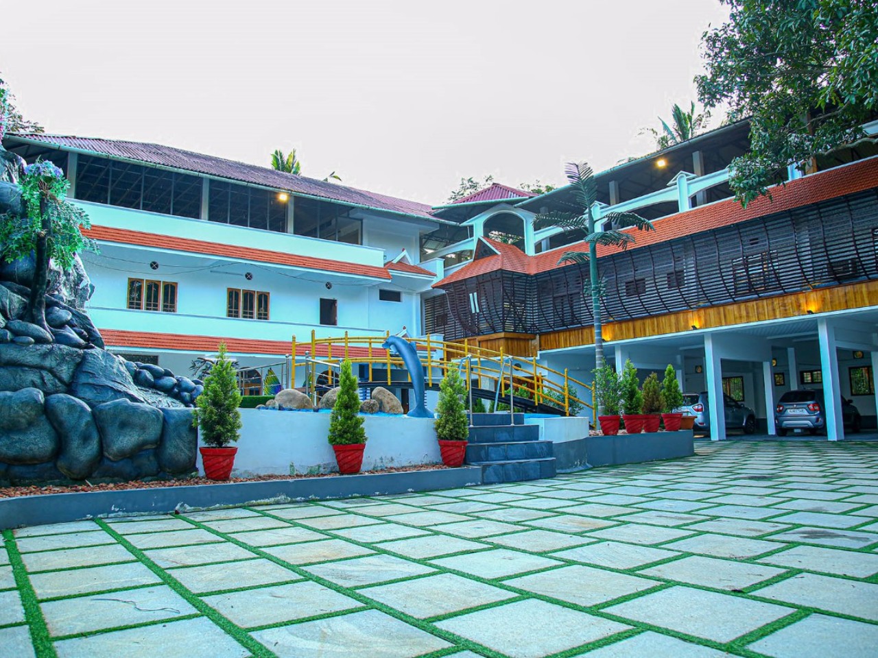 Hotel Lake Palace in Kottayam