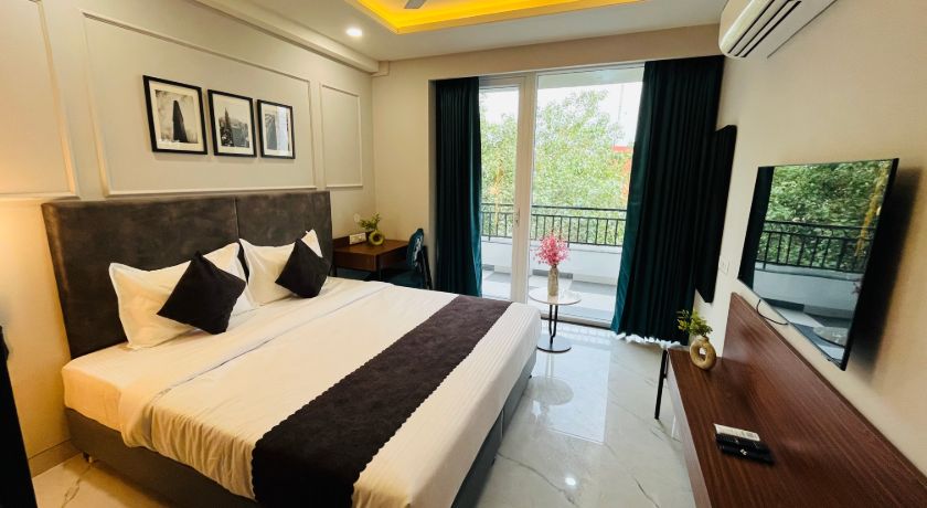 Saltstayz Premier- Arjun Marg in Gurgaon