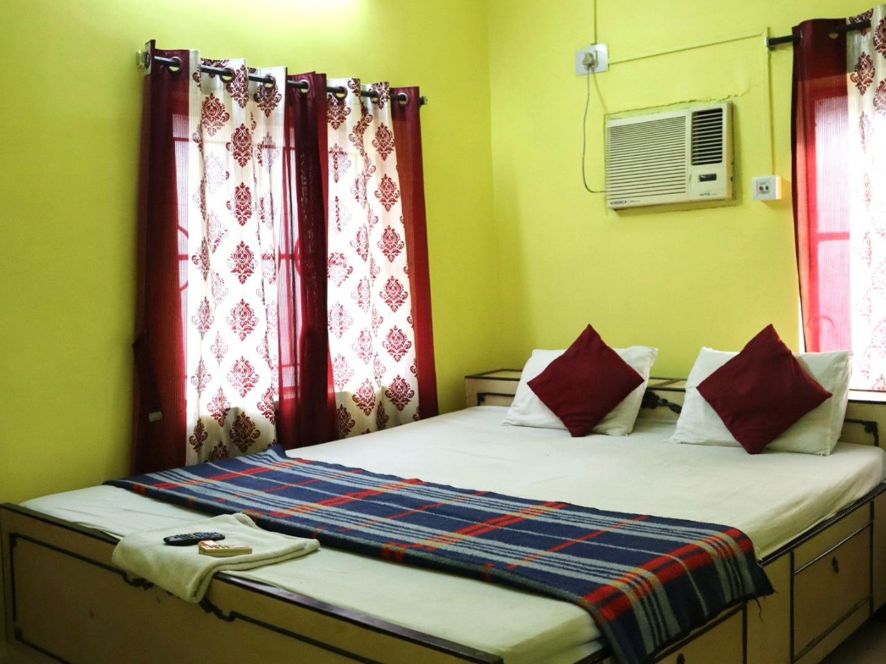 Jadavpur Aatithi in Kolkata