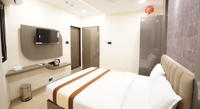 Hotel Well Back in Mumbai