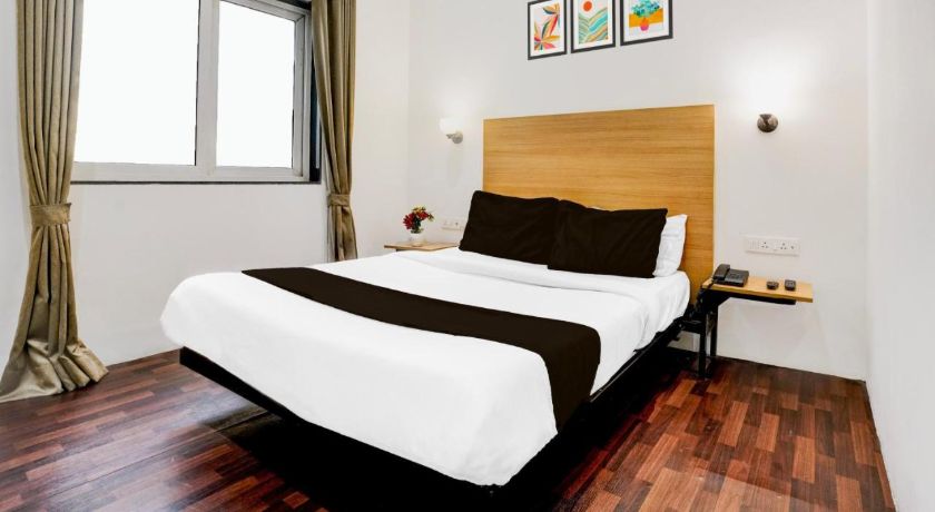 Super Townhouse PBG Mall Vashi in Navi Mumbai