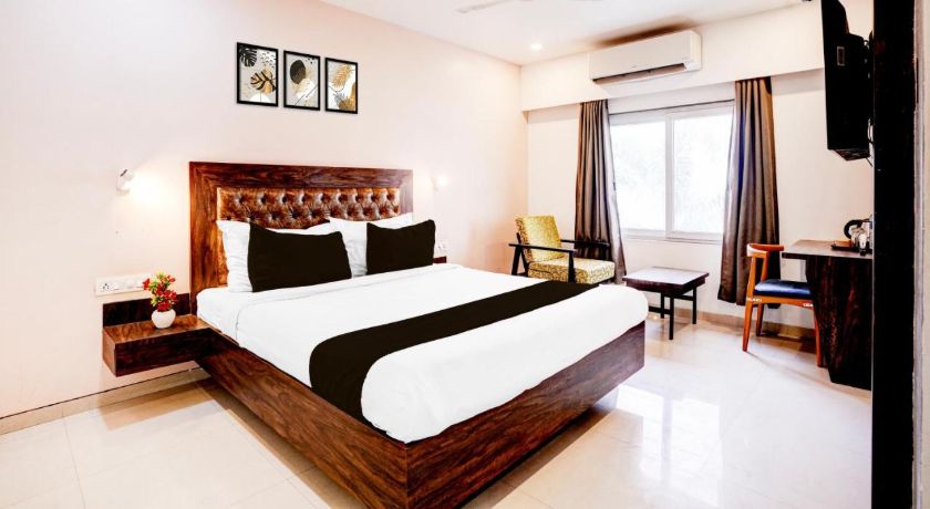 Super Townhouse OAK Kopar Khairane Navi Mumbai in Navi Mumbai