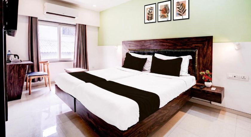 Super Townhouse OAK Kopar Khairane Navi Mumbai in Navi Mumbai