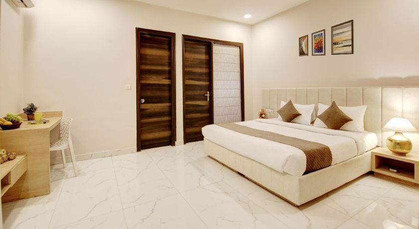 Limewood Stay Corporate - Huda City Centre in Gurgaon