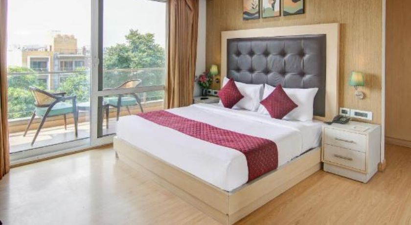 Limewood Stay Unitech Cyber Park in Gurgaon