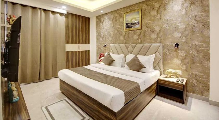 Limewood Stay - Mall 51 in Gurgaon