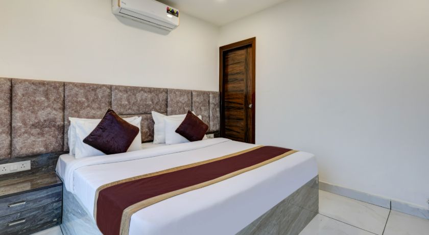 Hotel Airport Near Yashobhumi in Delhi