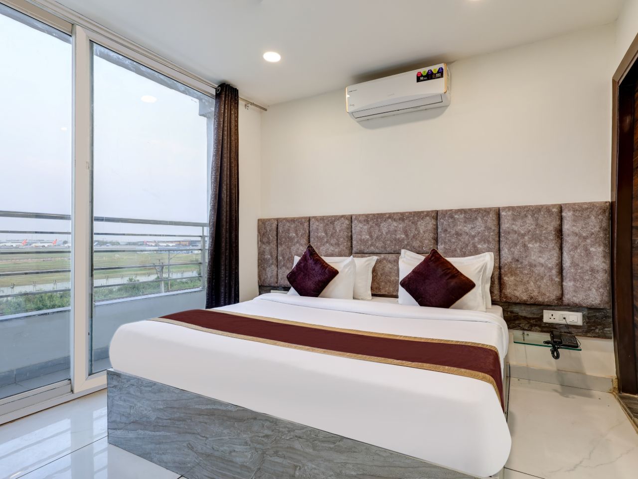 Hotel Airport Near Yashobhumi in Delhi