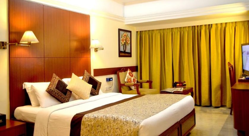 Club Emerald in Mumbai