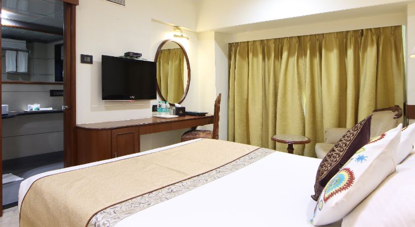 Club Emerald in Mumbai