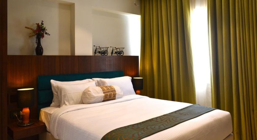 Club Emerald in Mumbai