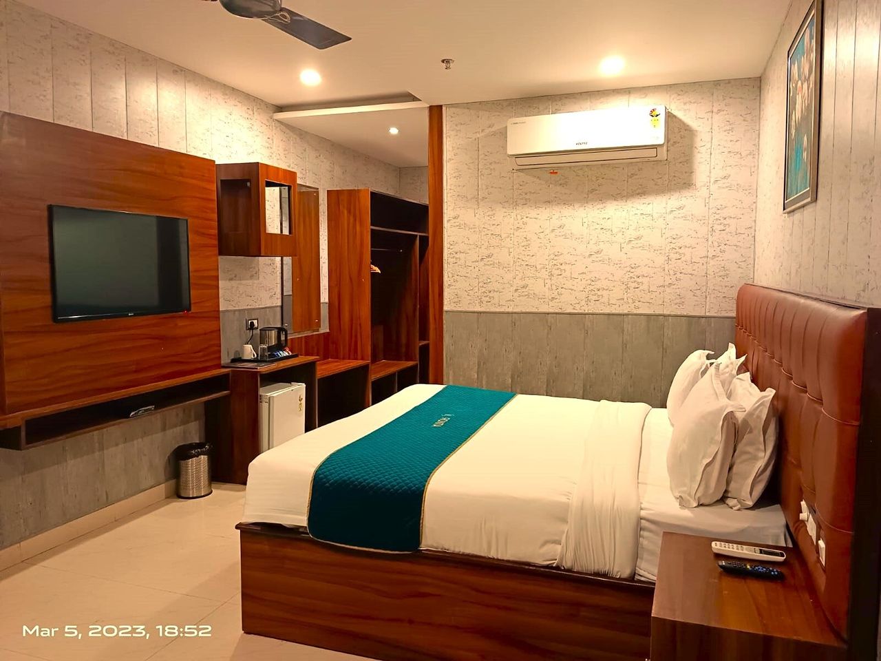 Hotel Helios in Zirakpur