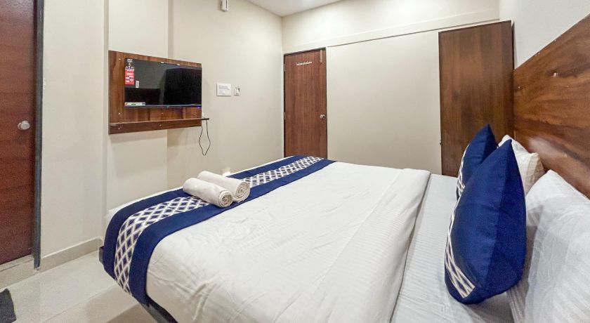 Hotel Three Waves in Hyderabad