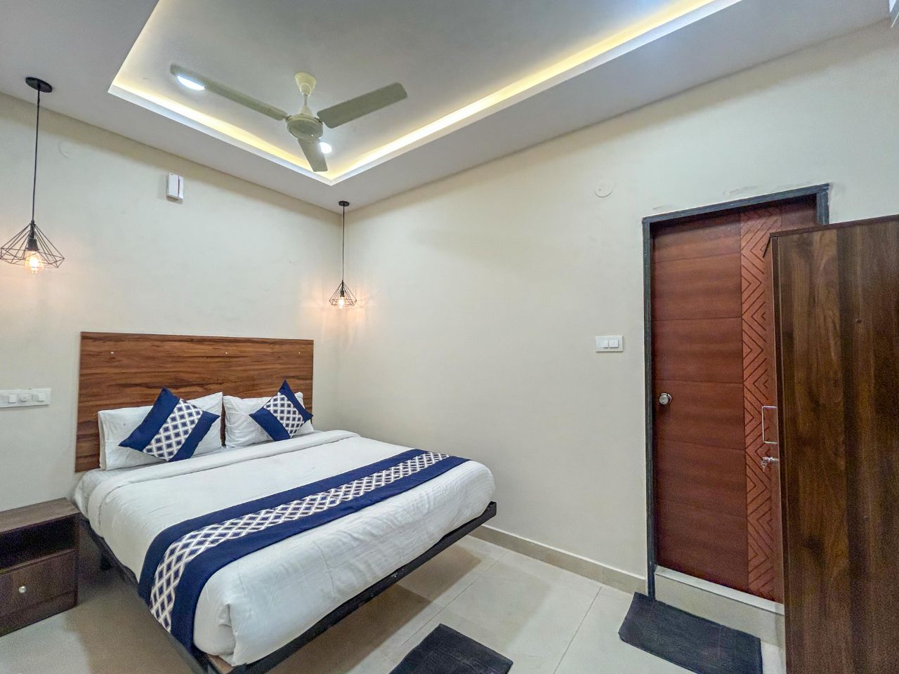 Hotel Three Waves in Hyderabad