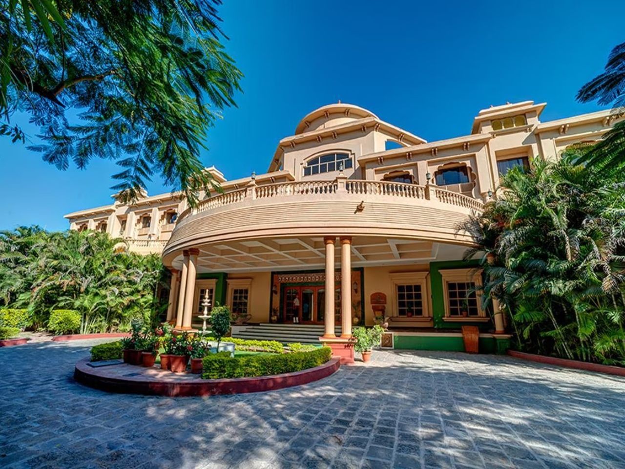 Renest Shraddha Inn - Shirdi in Shirdi