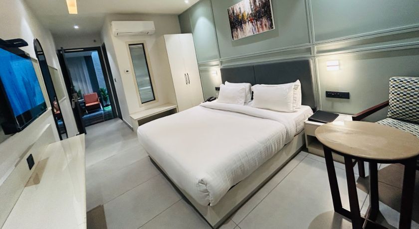 Five Elements Hotels Goldleaf in Haldwani