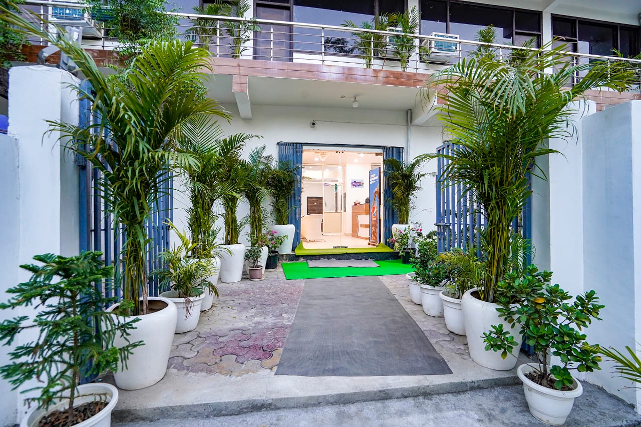 Hotel Floric Stay in Noida