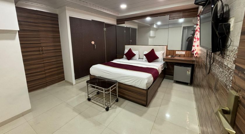 Lucky Galaxy in Mumbai