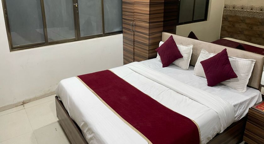 Lucky Galaxy in Mumbai