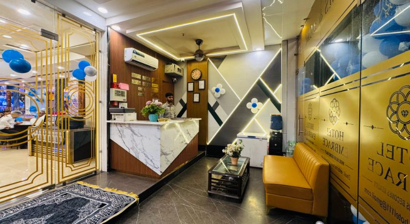 Embrace Hotel and Banquet in Delhi