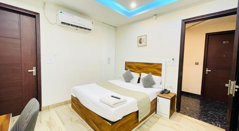 Embrace Hotel and Banquet in Delhi