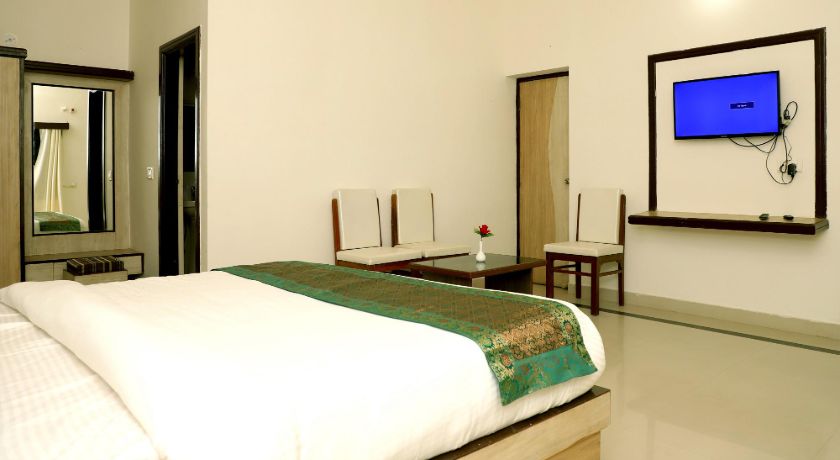 Hotel The Golden Bird in Agra